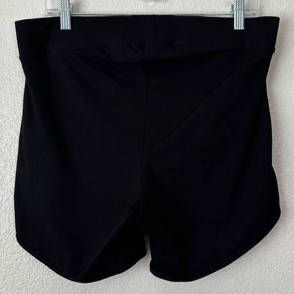 Torrid Black Signature Waist Dolphin Hem Bike Short - Picture 6 of 12